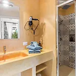 Eye House 1873 Проживание в семье Боса