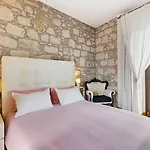 Eye House 1873 Проживание в семье *