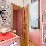 Проживание в семье Eye House 1873