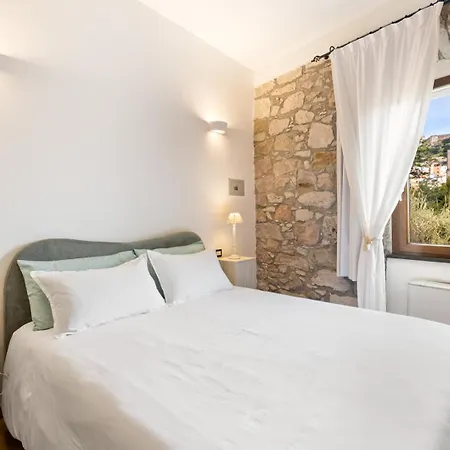Homestay Eye House 1873 Bosa