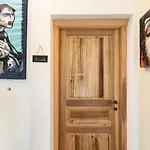 Eye House 1873 Homestay *