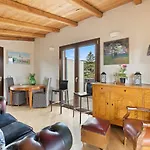 Eye House 1873 Homestay Bosa