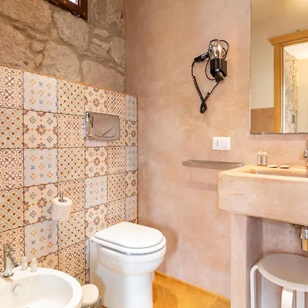 Eye House 1873 * Bosa